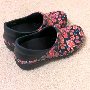 Neria pro II CROCS NWOB